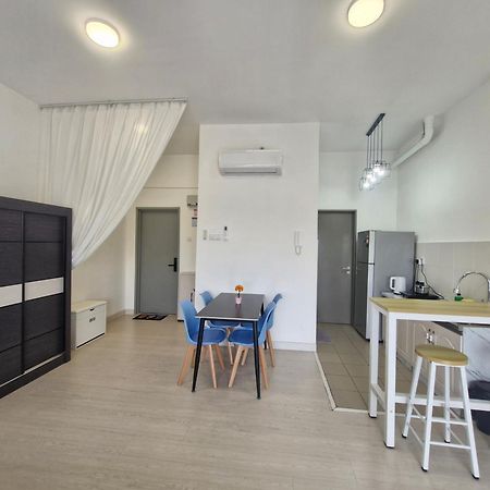 Taman Equine Comfy Studio#Greenery View#4 Pax#Aeon Mall Seri Kembangan Exterior foto